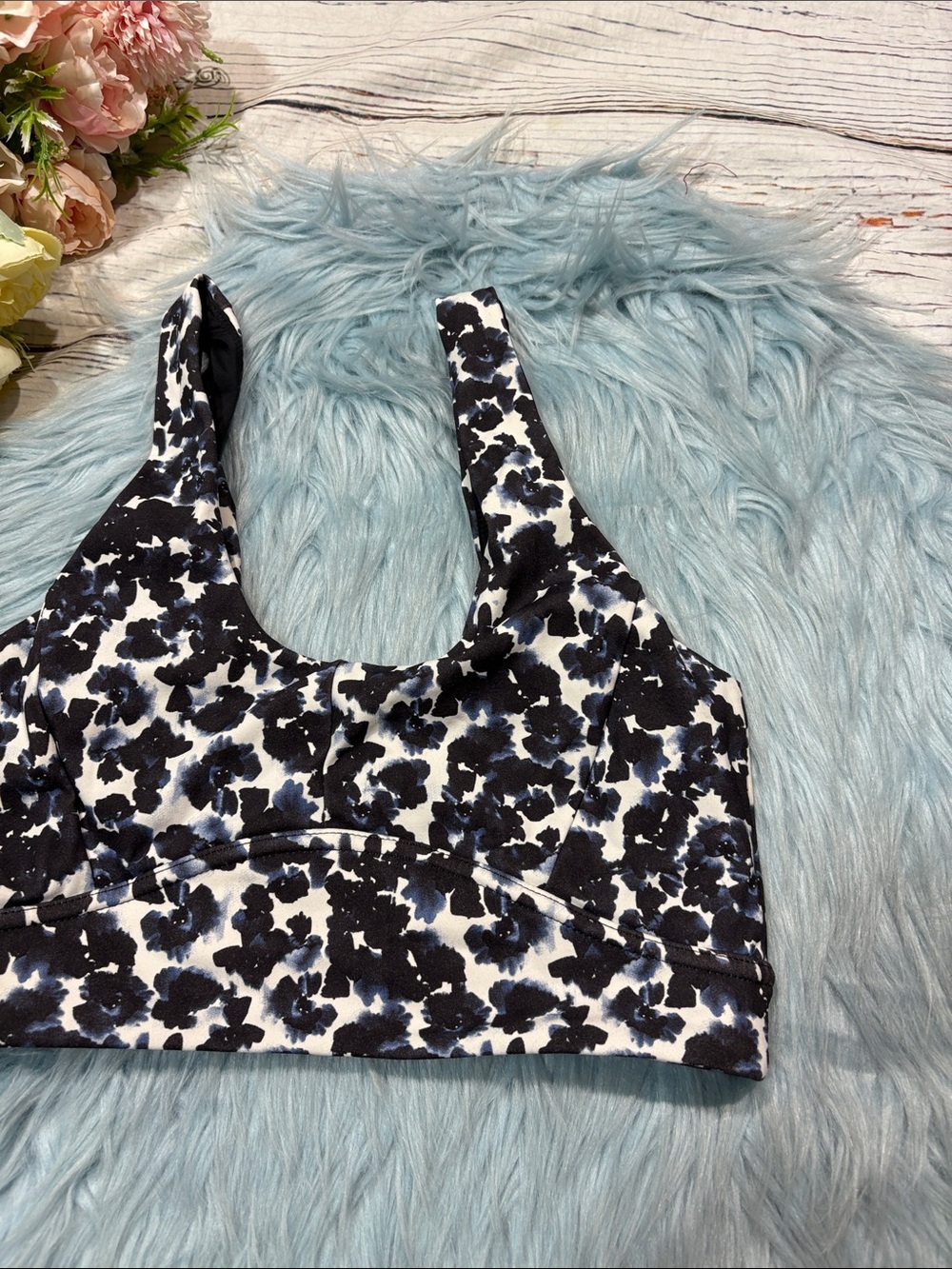 Varley Form Elsie Sports Bra in the Ink Block Floral - Picture 4 of 7